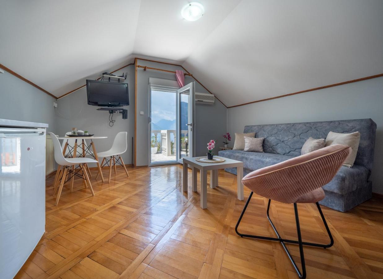 Apartment With Sea View โกตอร์ ภายนอก รูปภาพ